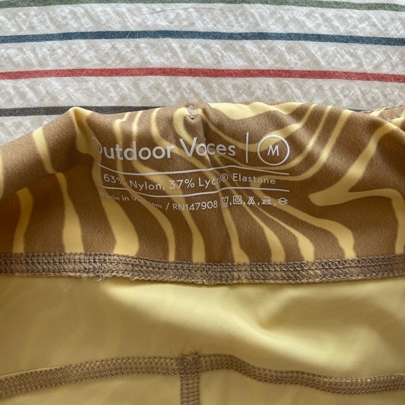 Outdoor voices  pampas swirl leggings, size M - Picture 8 of 9